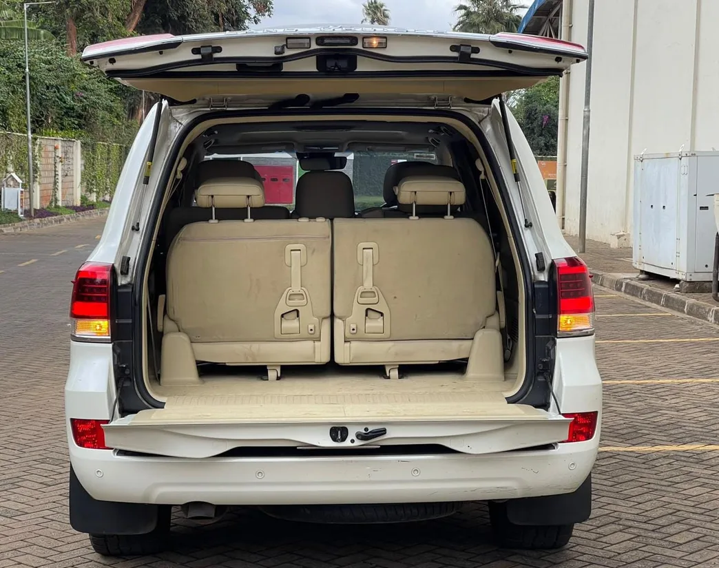 2016 Toyota land cruiser ZX