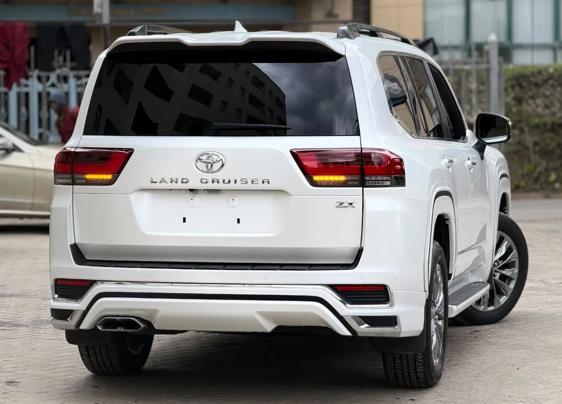 Petrol Toyota land cruiser ZX LC 300