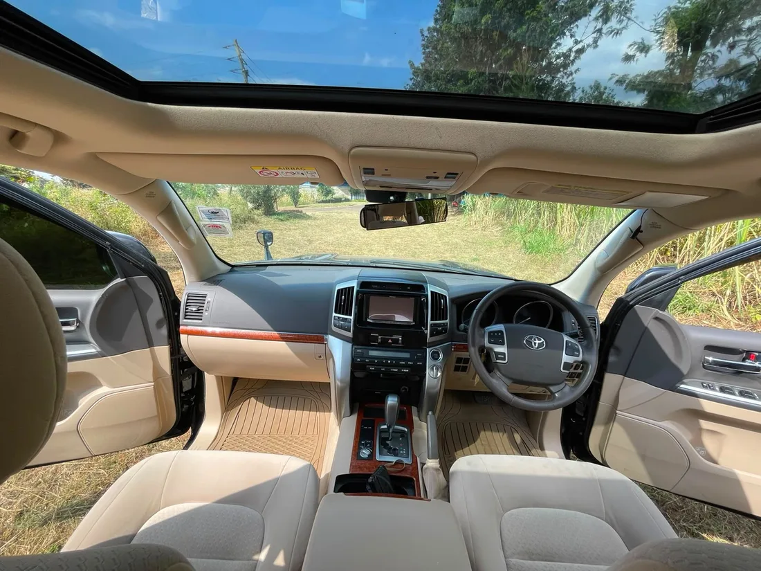 2014 Toyota Land cruiser V8