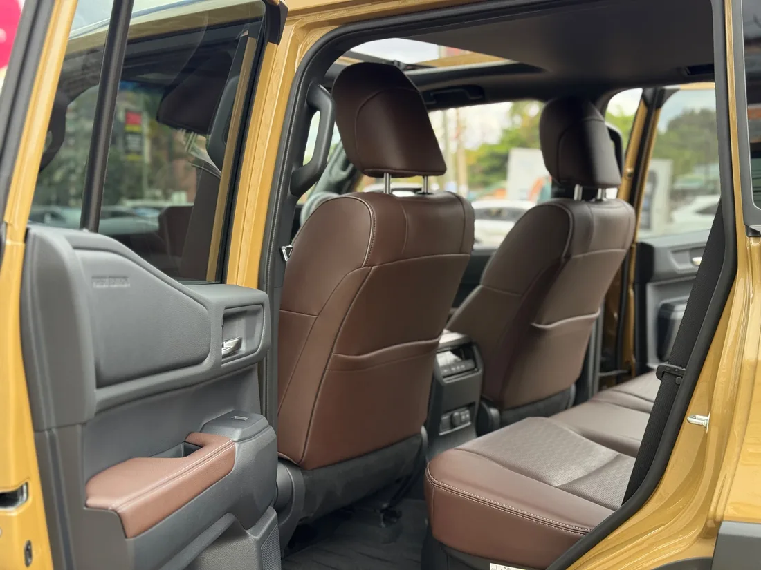 Toyota Land cruiser J250