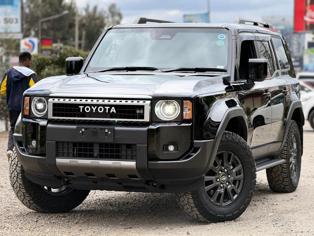 Petrol Toyota Land cruiser J250