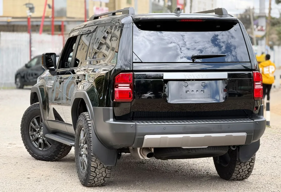 Petrol Toyota Land cruiser J250