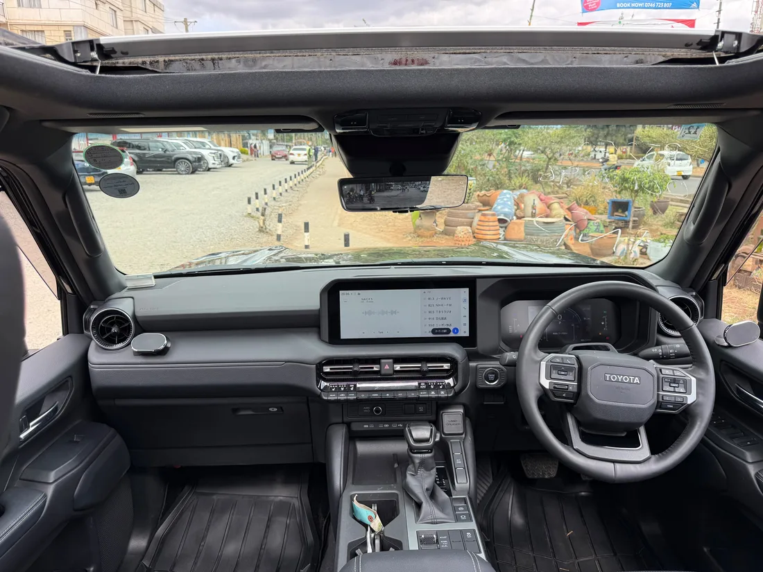 Petrol Toyota Land cruiser J250