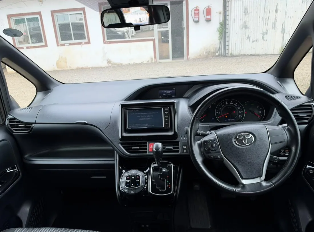 Toyota Noah 2019