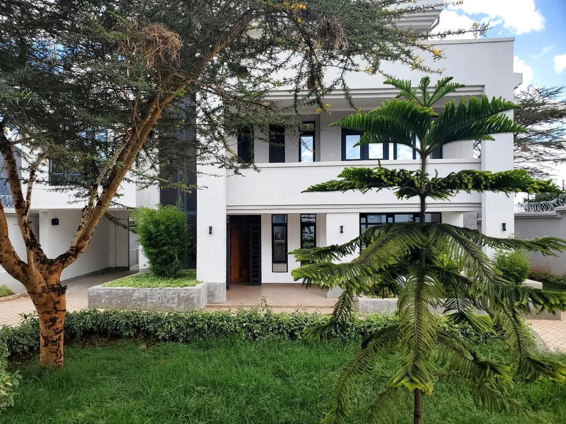 5 bedroom villa for sale