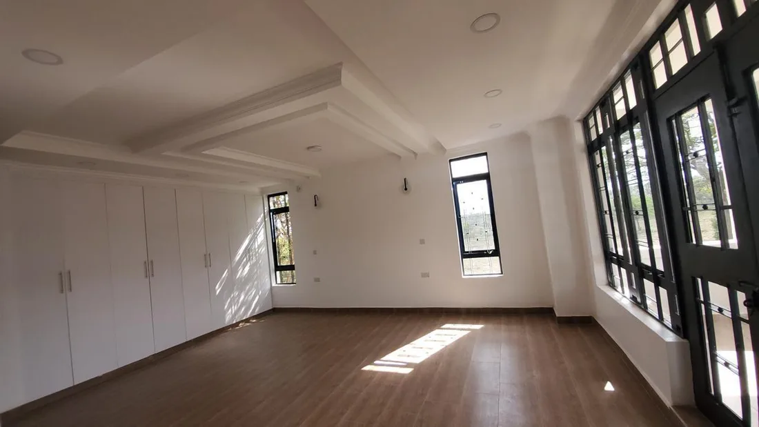 5 bedroom villa for sale