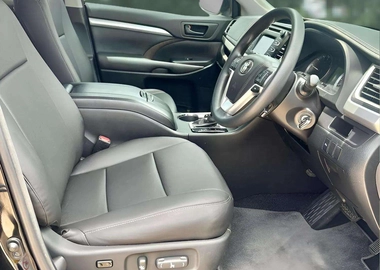 TOYOTA KLUGER