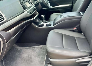 TOYOTA KLUGER