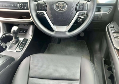 TOYOTA KLUGER