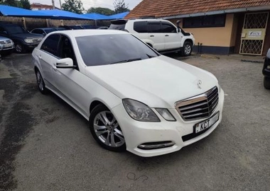 Mercedes E300