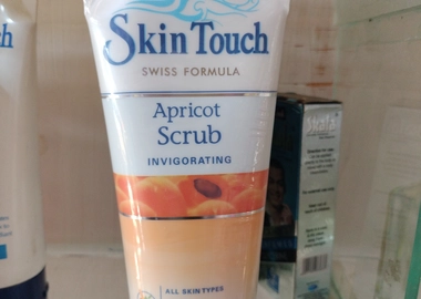 Skin Touch Apricot Scrub