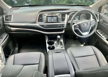 TOYOTA KLUGER