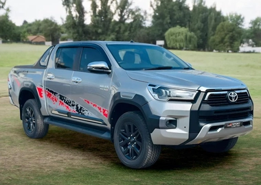 HILUX DOUBAL CABIN