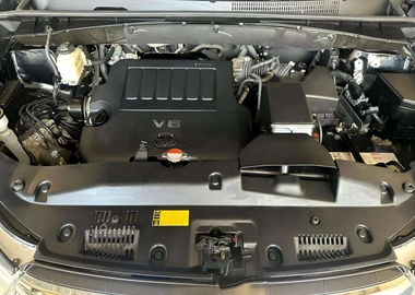 TOYOTA KLUGER