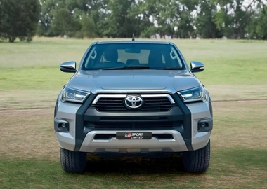 HILUX DOUBAL CABIN