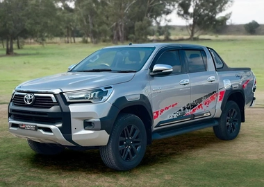 HILUX DOUBAL CABIN