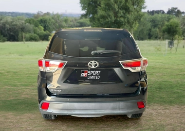 TOYOTA KLUGER
