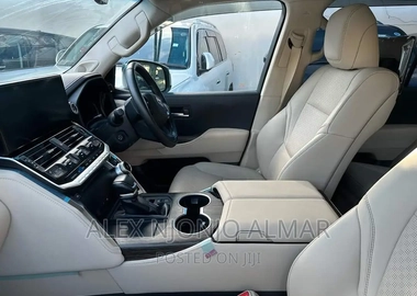 Toyota Land Cruiser 2023 White