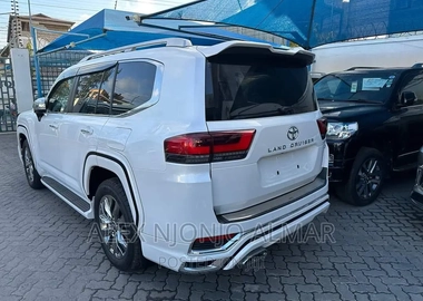 Toyota Land Cruiser 2023 White