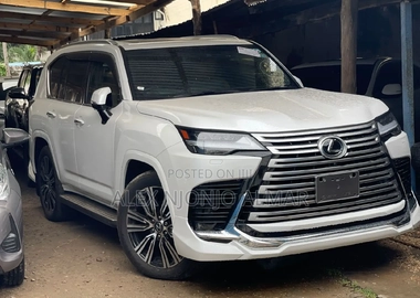 Lexus LX 2023