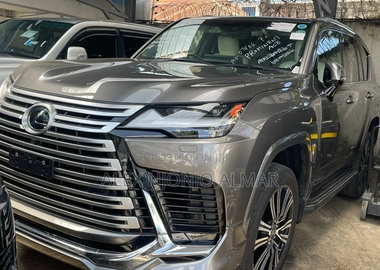 Lexus LX 2023 Gold