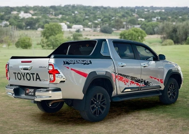 HILUX DOUBAL CABIN