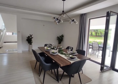 5 bedroom ensuite mansion