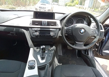 BMW 320i