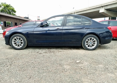 BMW 320i