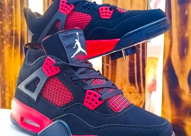 Jordan 4 thunder red