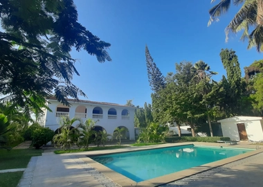 5 Bedroom Mansion For Rent in Nyali