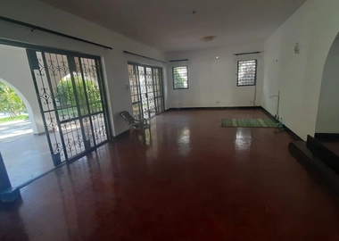 5 Bedroom Mansion for Rent in  Nyali