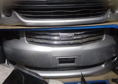 Front bumper Noah 2012