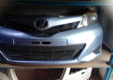 Vitz 2012 nosecut