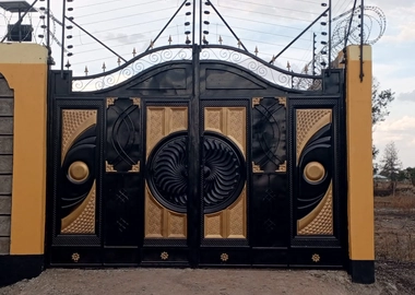 Metallic Gate design