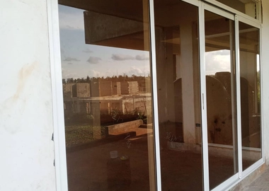 Installation of aluminum sliding doors