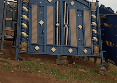 Metallic Gate design