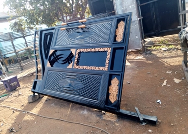 Metallic Gate design