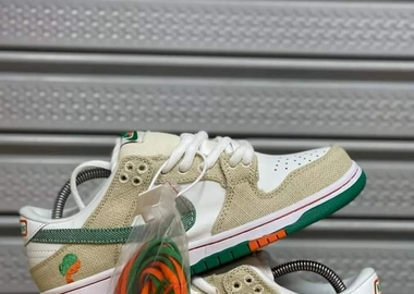 Nike SB dunks jarriots