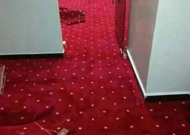 Wall to wall carpets