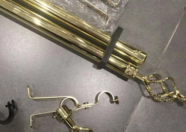 Adjustable curtain rod