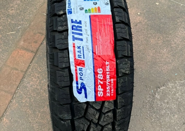 235/75 R15 sportrak