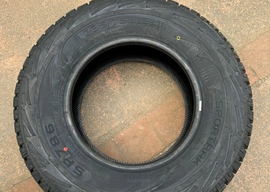 235/75 R15 sportrak