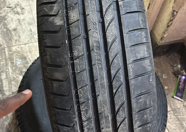 235/50R18 boto