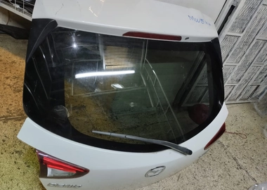 Mazda Demio 2015 boot