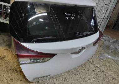 Toyota auris Boot tailgate