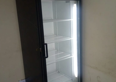 Display fridge 600l