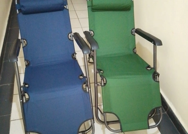 Folding sun lounger chairs