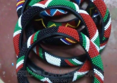 Steering wheel cover