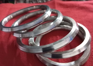 Stainless steel bangle